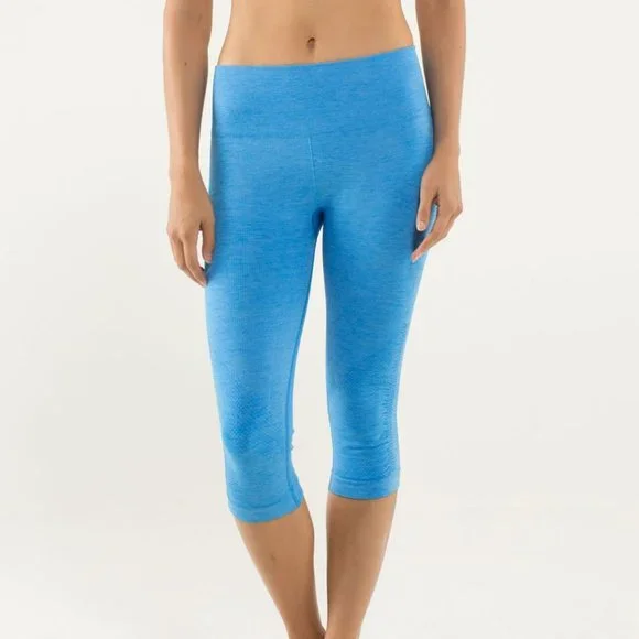 Lululemon In the Flow Crop II - Picture 1 of 6